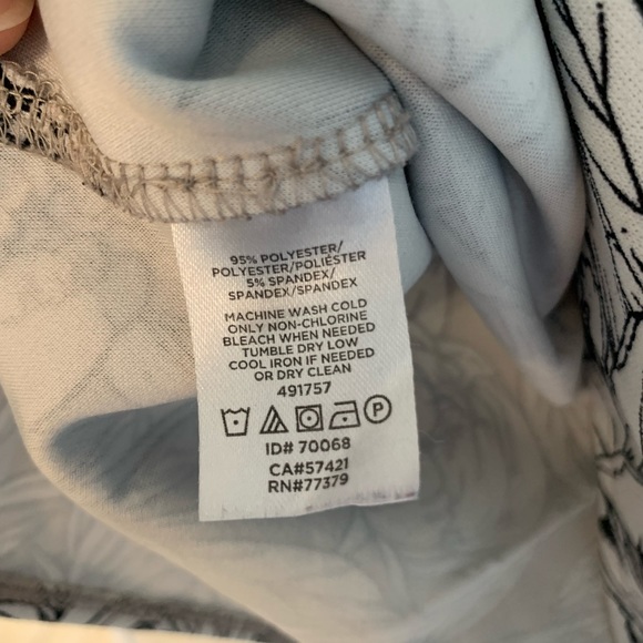 Women’s Ann Taylor Factory Sleeveless Top Medium Gray and White Floral Print - Picture 3 of 4